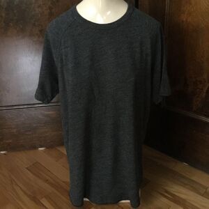 GAP dark heather gray short sleeve tee, medium